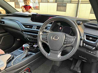 LEXUS UX 2019
