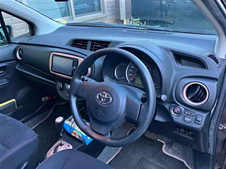 TOYOTA VITZ 2013