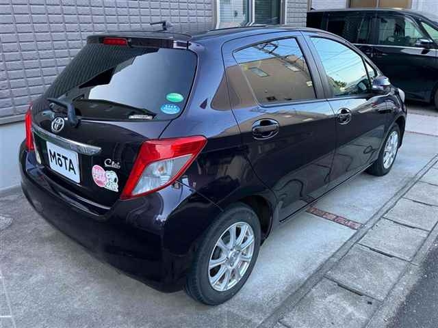 TOYOTA VITZ 2013