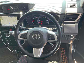 TOYOTA ROOMY 2018