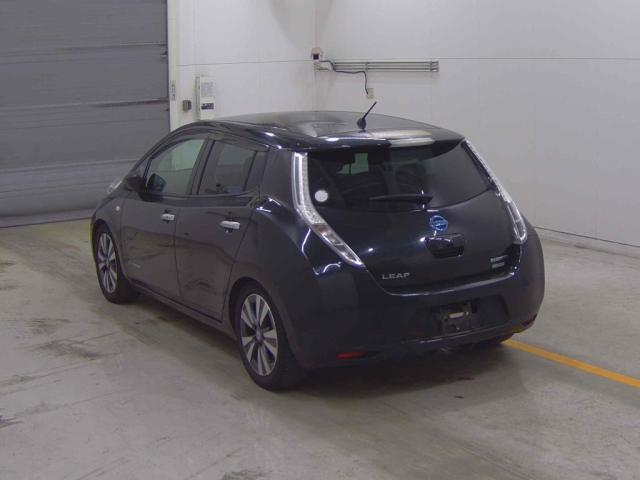 NISSAN LEAF 2017