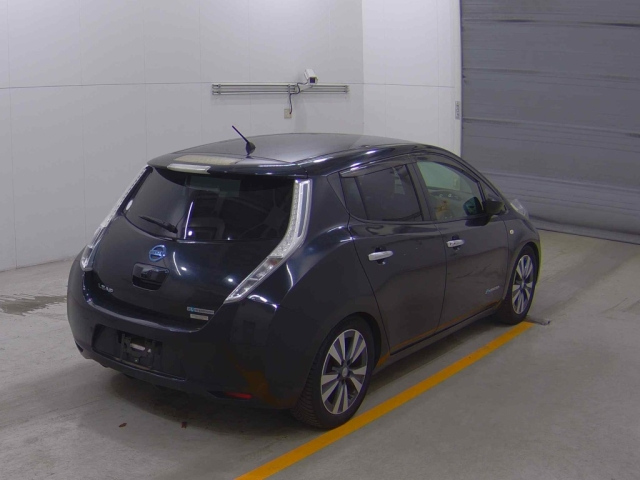 NISSAN LEAF 2017