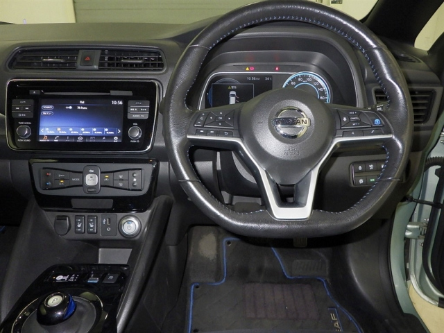 NISSAN LEAF 2018
