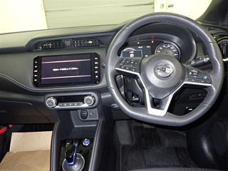 NISSAN KIX 2021