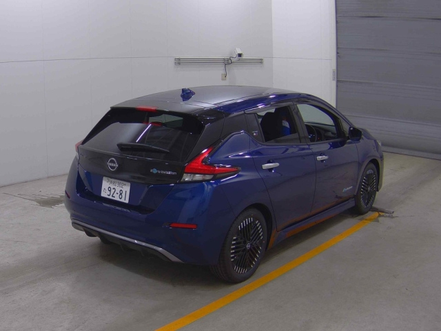 NISSAN LEAF 2025