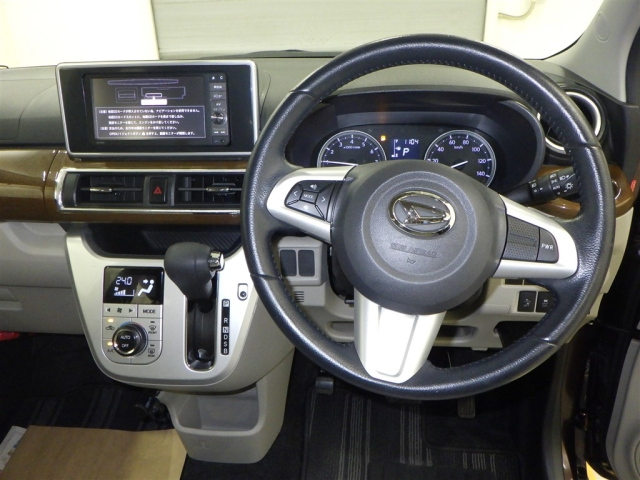 DAIHATSU CAST 2015