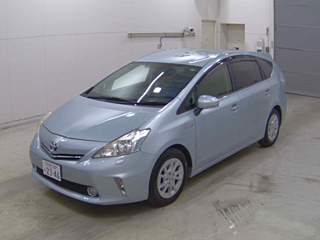 TOYOTA PRIUS ALPHA 2013