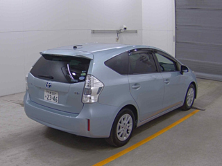 TOYOTA PRIUS ALPHA 2013