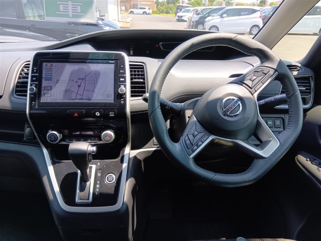 NISSAN SERENA 2017