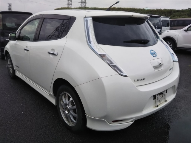 NISSAN LEAF 2013