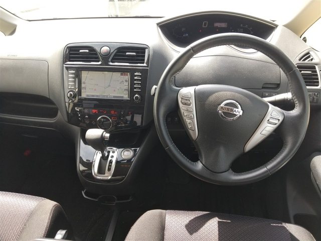 NISSAN SERENA 2012