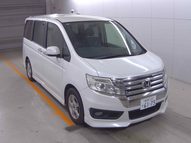 HONDA STEP WAGON 2014