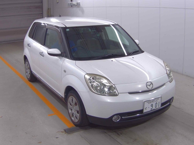 MAZDA VERISA 2010