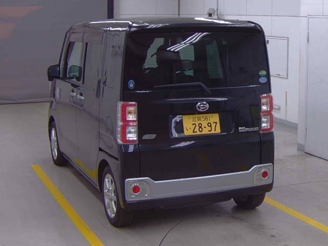 DAIHATSU WAKE 2015