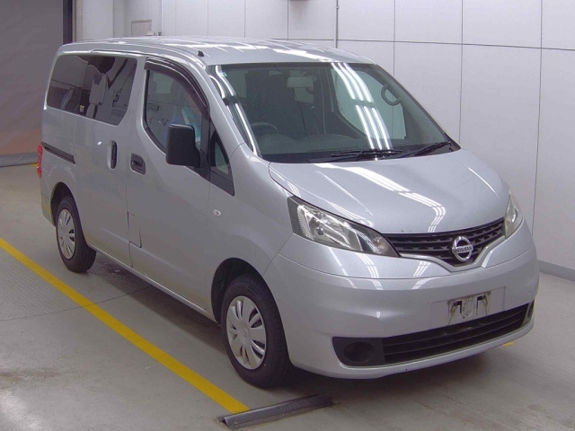 NISSAN NV200 2019