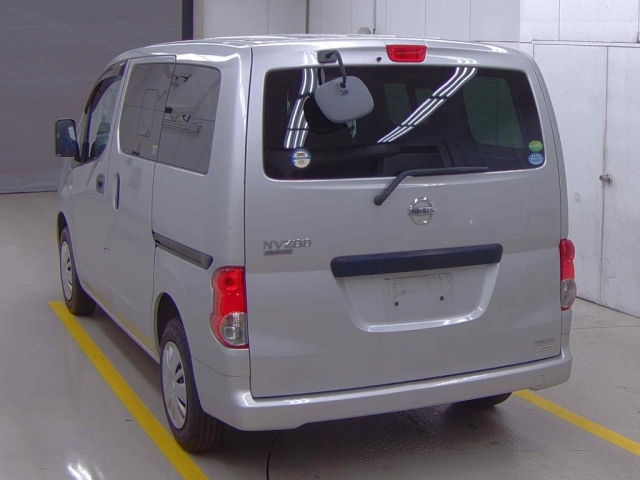 NISSAN NV200 2019