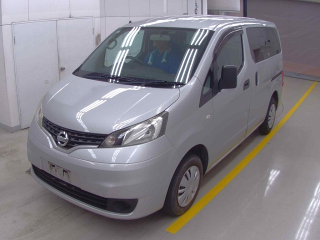 NISSAN NV200 2019