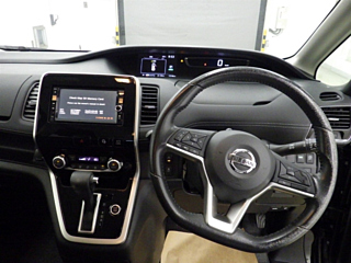 NISSAN SERENA 2017