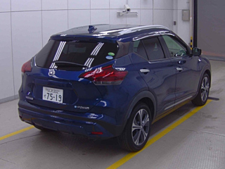 NISSAN KIX 2021