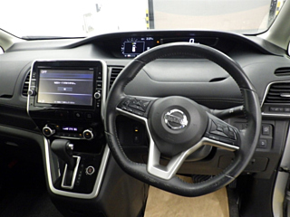 NISSAN SERENA 2017