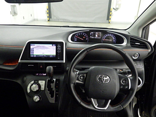 TOYOTA SIENTA 2018