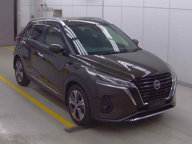 NISSAN KIX 2020