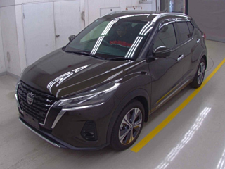 NISSAN KIX 2020