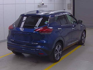 NISSAN KIX 2020