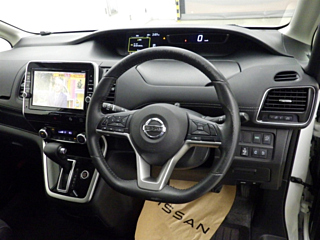 NISSAN SERENA 2017