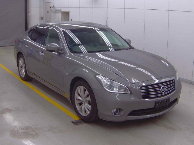 NISSAN FUGA 2010