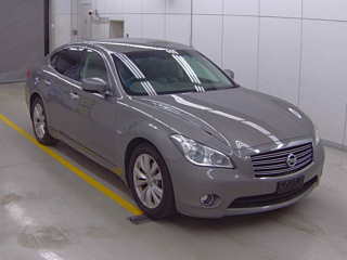NISSAN FUGA 2010