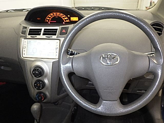 TOYOTA VITZ 2009