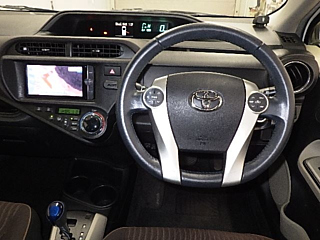 TOYOTA AQUA 2013