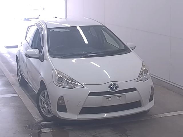 TOYOTA AQUA 2013
