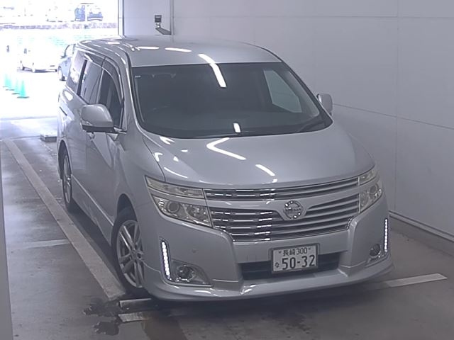 NISSAN ELGRAND 2010