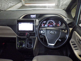 TOYOTA NOAH 2015
