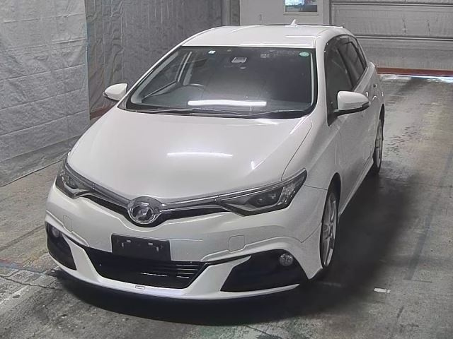 TOYOTA AURIS 2015