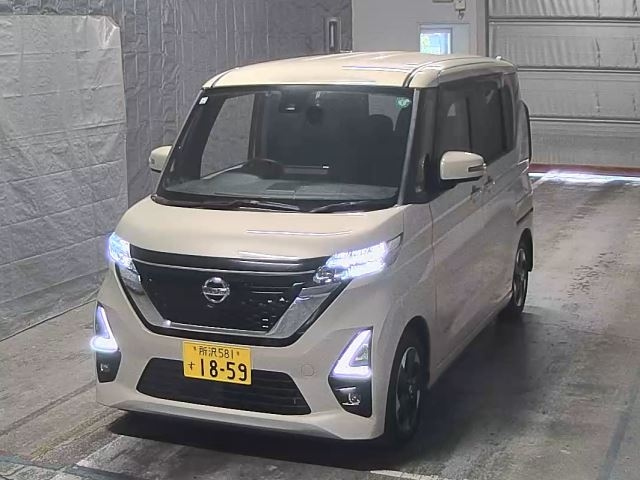 NISSAN ROOX 2021