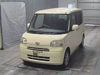 DAIHATSU TANTO 2011