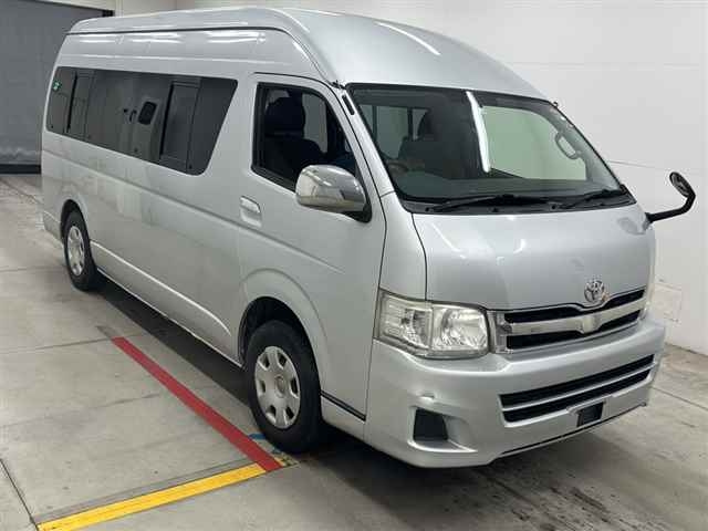 TOYOTA HIACE 2012