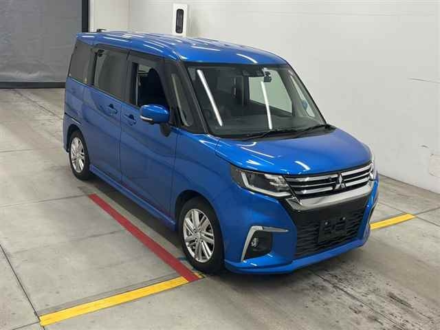 MITSUBISHI DELICA D2 2022