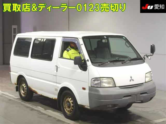 MITSUBISHI DELICA 2009