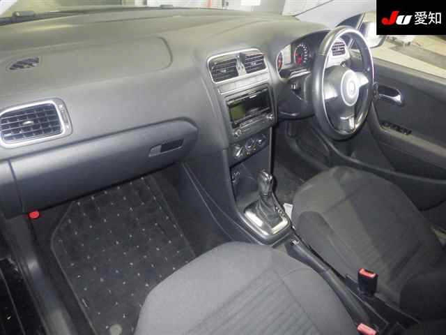 VOLKSWAGEN POLO 2012