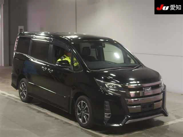 TOYOTA NOAH 2018