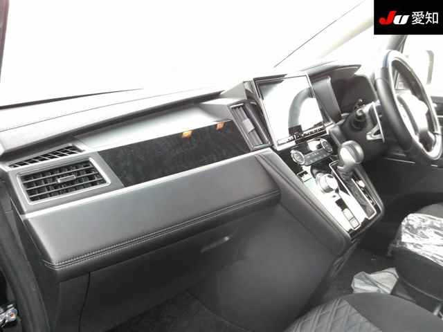 MITSUBISHI DELICA D5 2019