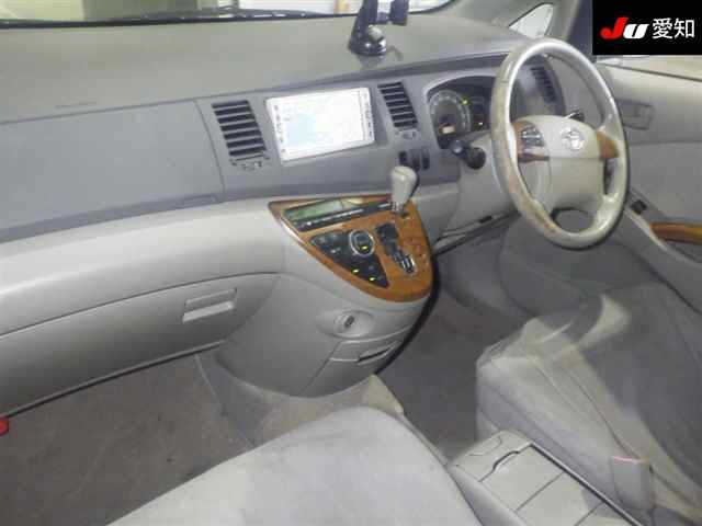 TOYOTA ISIS 2010