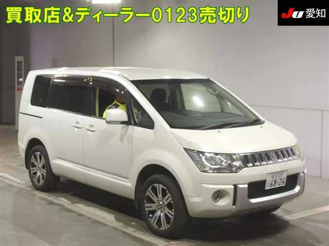 MITSUBISHI DELICA D5 2013