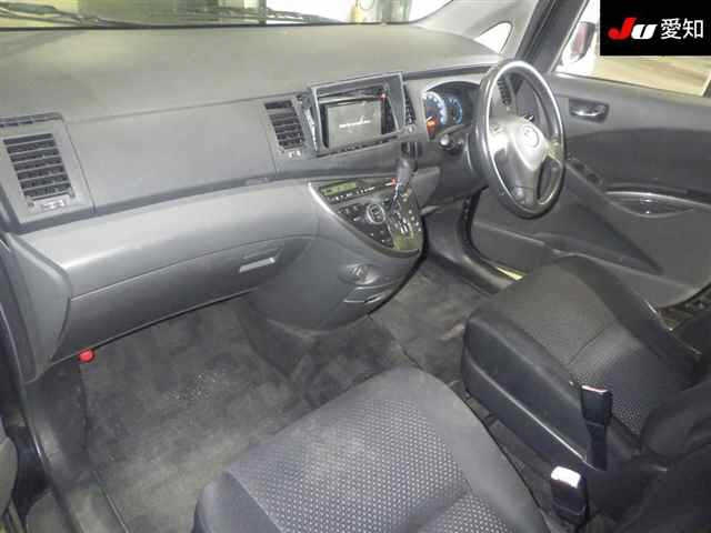 TOYOTA ISIS 2010