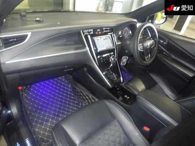 TOYOTA HARRIER 2019