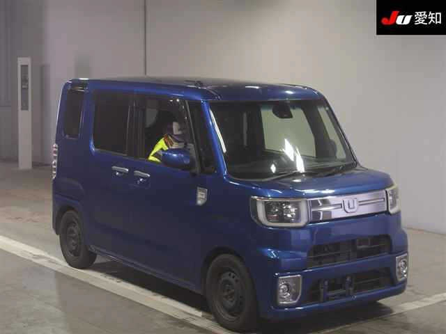 DAIHATSU WAKE 2016